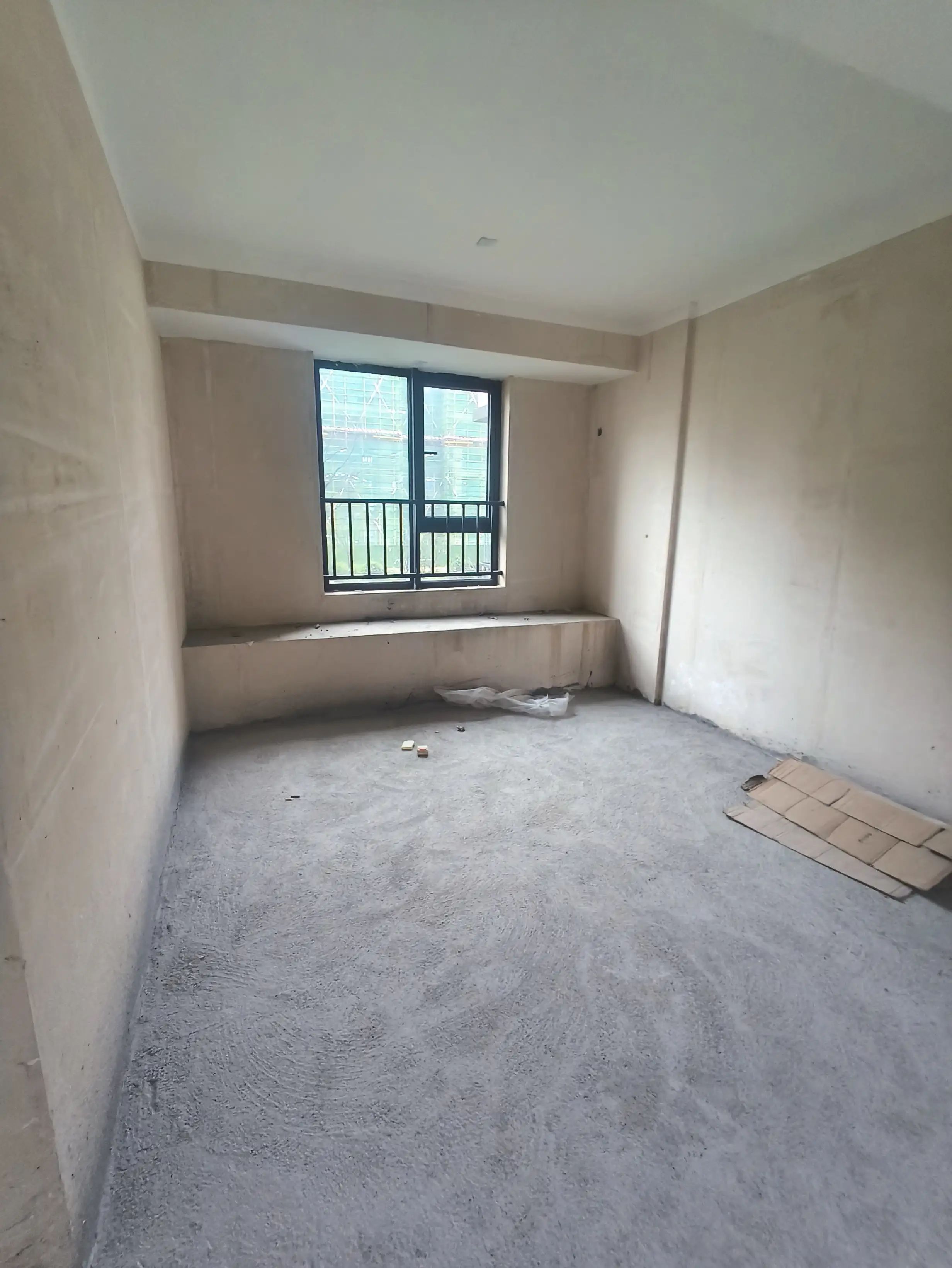 城南，吾悦，业主急卖，毛坯三房，诚心出售，价格可谈，