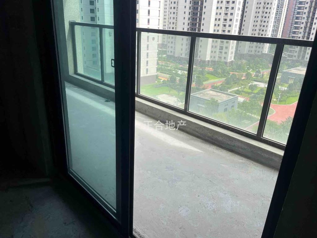 降价了，锦绣江山望府，好楼层，东边户，送车位，双阳台，三开间朝南，视野好