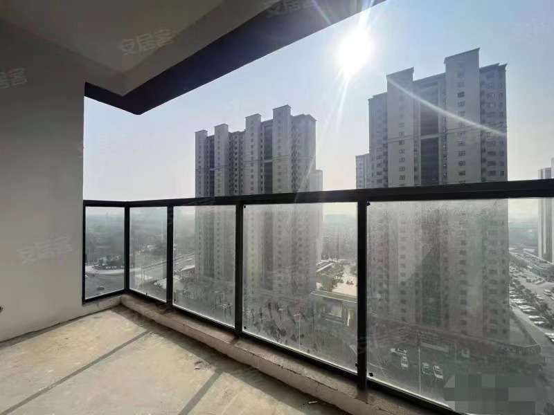 捡漏，亏本出售，蓝天白云，单价5300，南北通透，中间好楼层，视野好