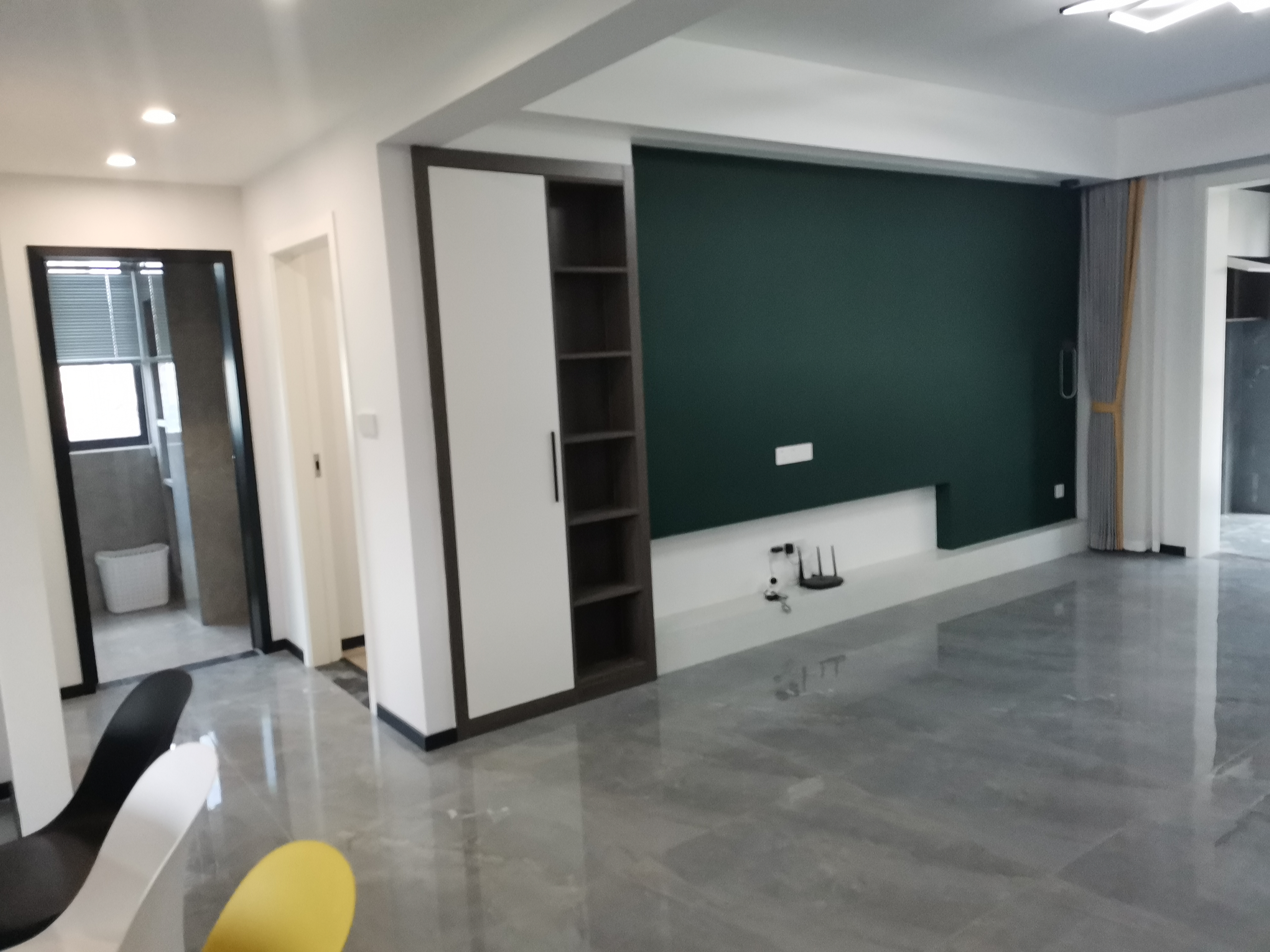 元泰未来城全新装修四房中间楼层看房方便房东诚意出售