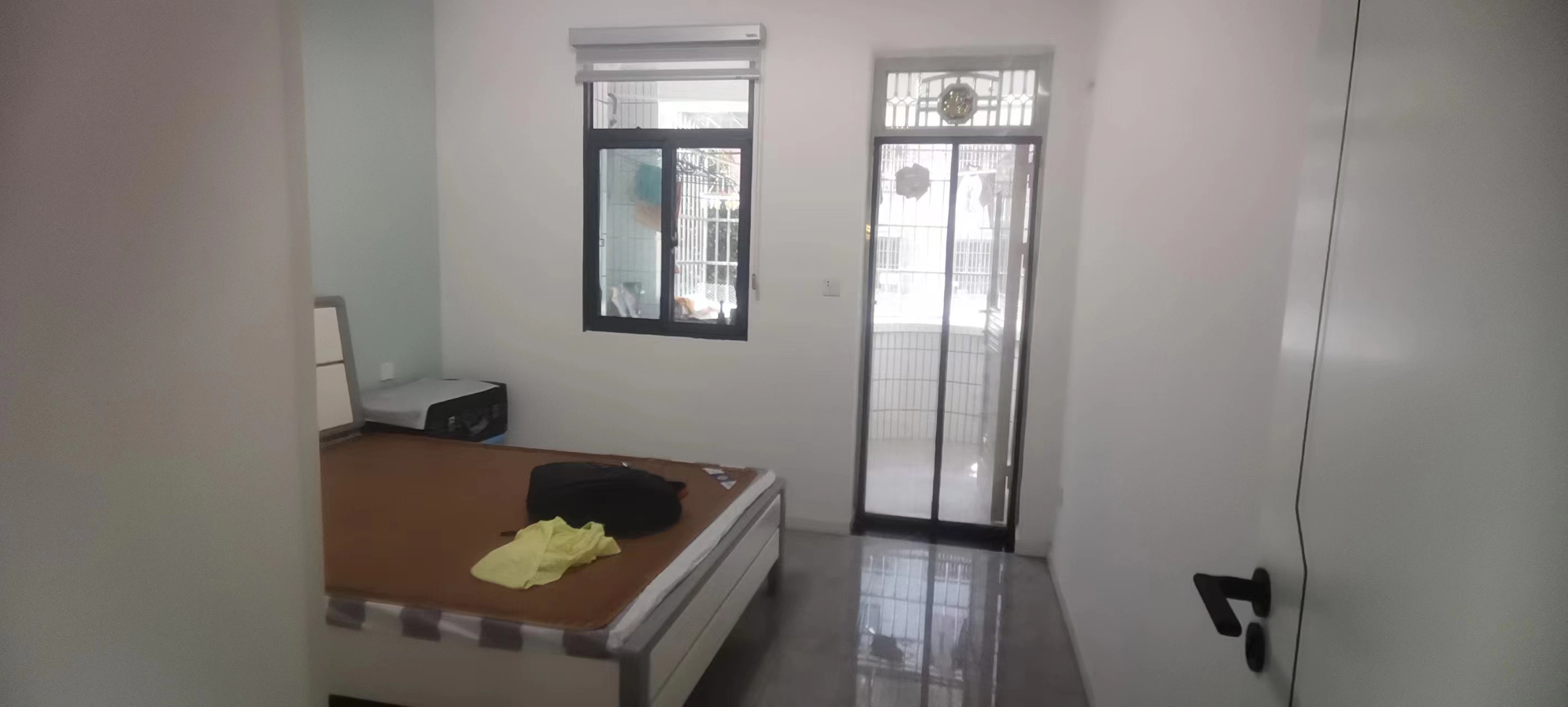 复州花园.精装三房.房子成色新.看房方便