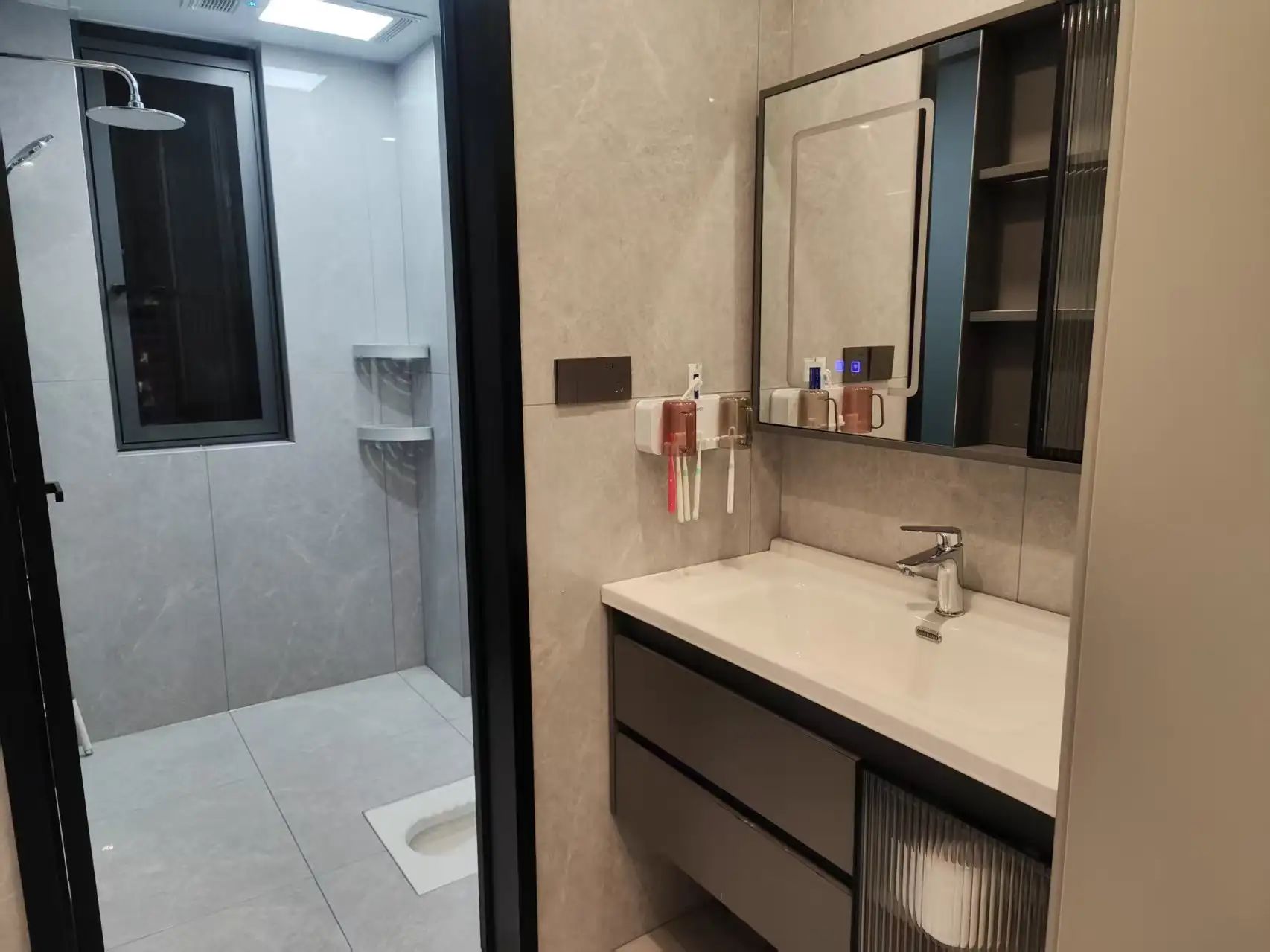 锦绣江山望府，业主自装，一天未住，精装三房两卫，全屋品牌定制，证满二