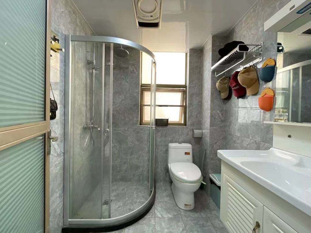 南国明珠，精装三房九成新，凤凰层