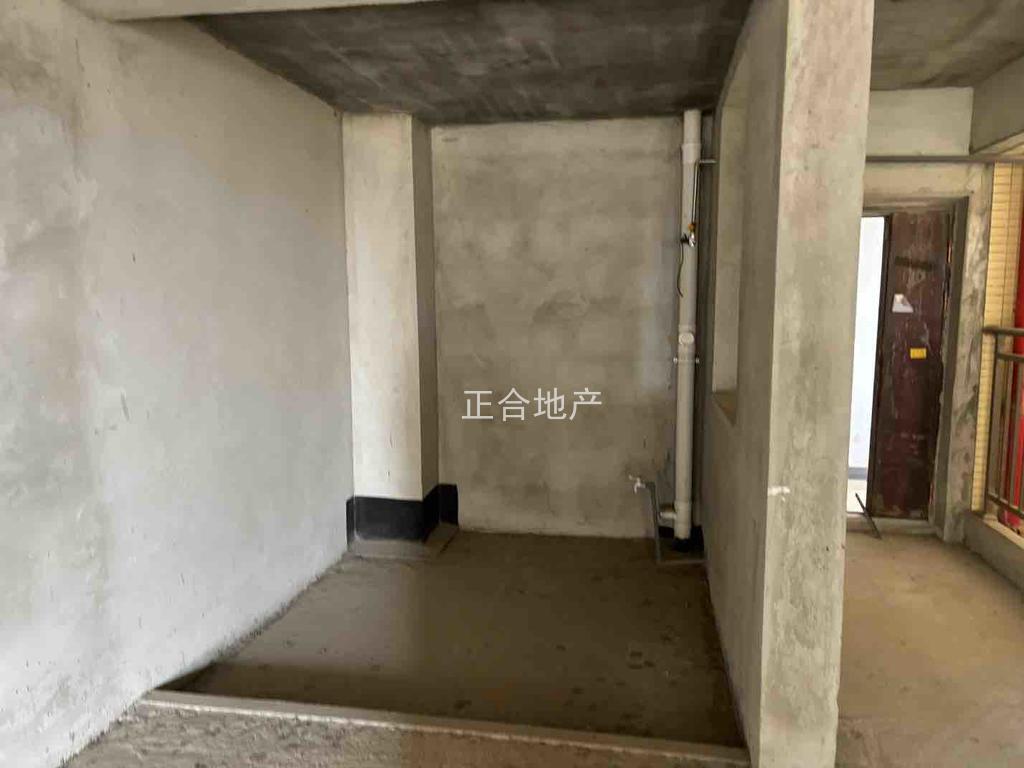 降价了！房东急售，业主亏本出，领秀城，21楼好楼层，证满二，单价5400