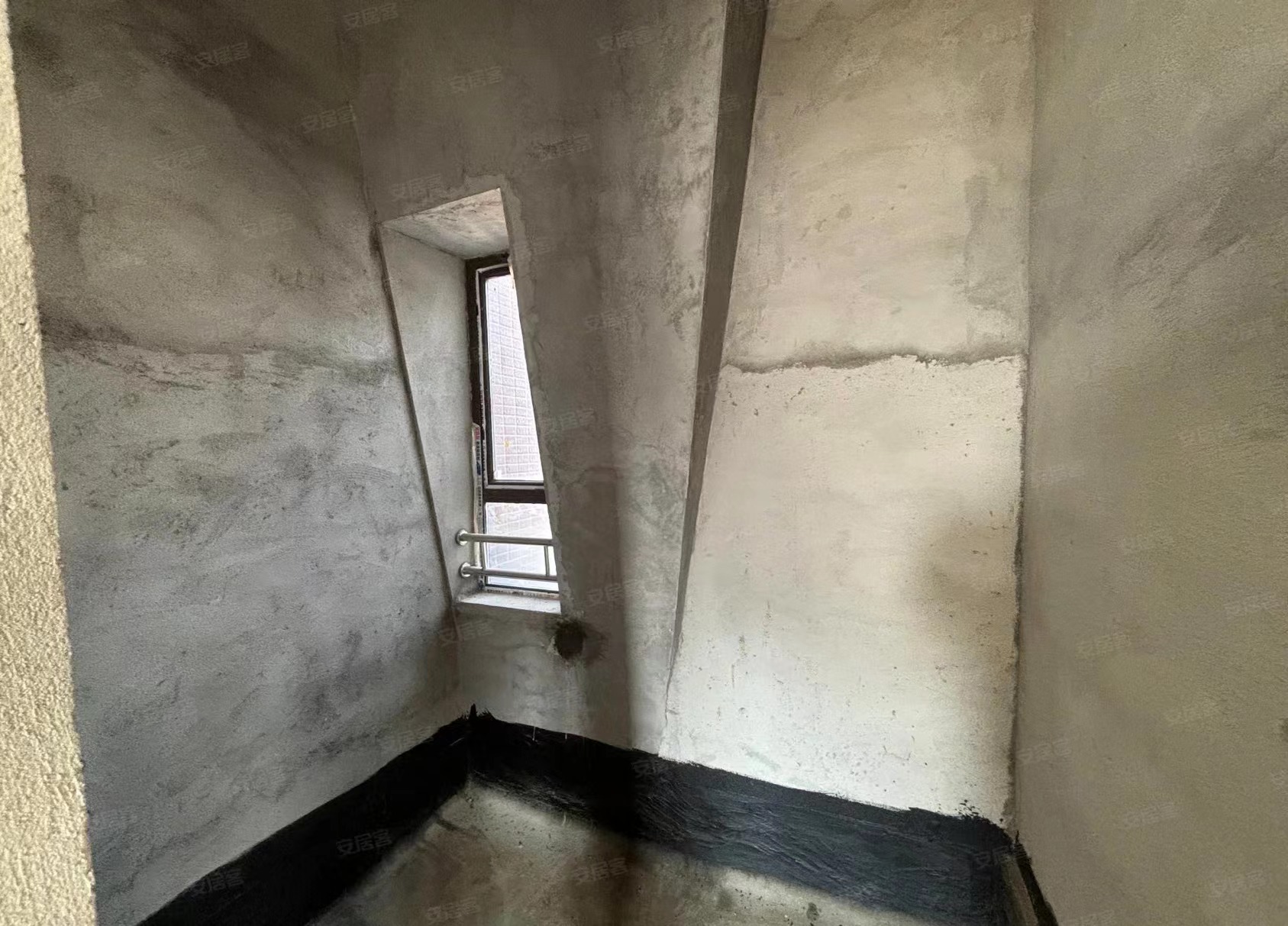 47，房东亏本出，城南忠心位置，电梯洋房，带大露台，证满二，户型视野好