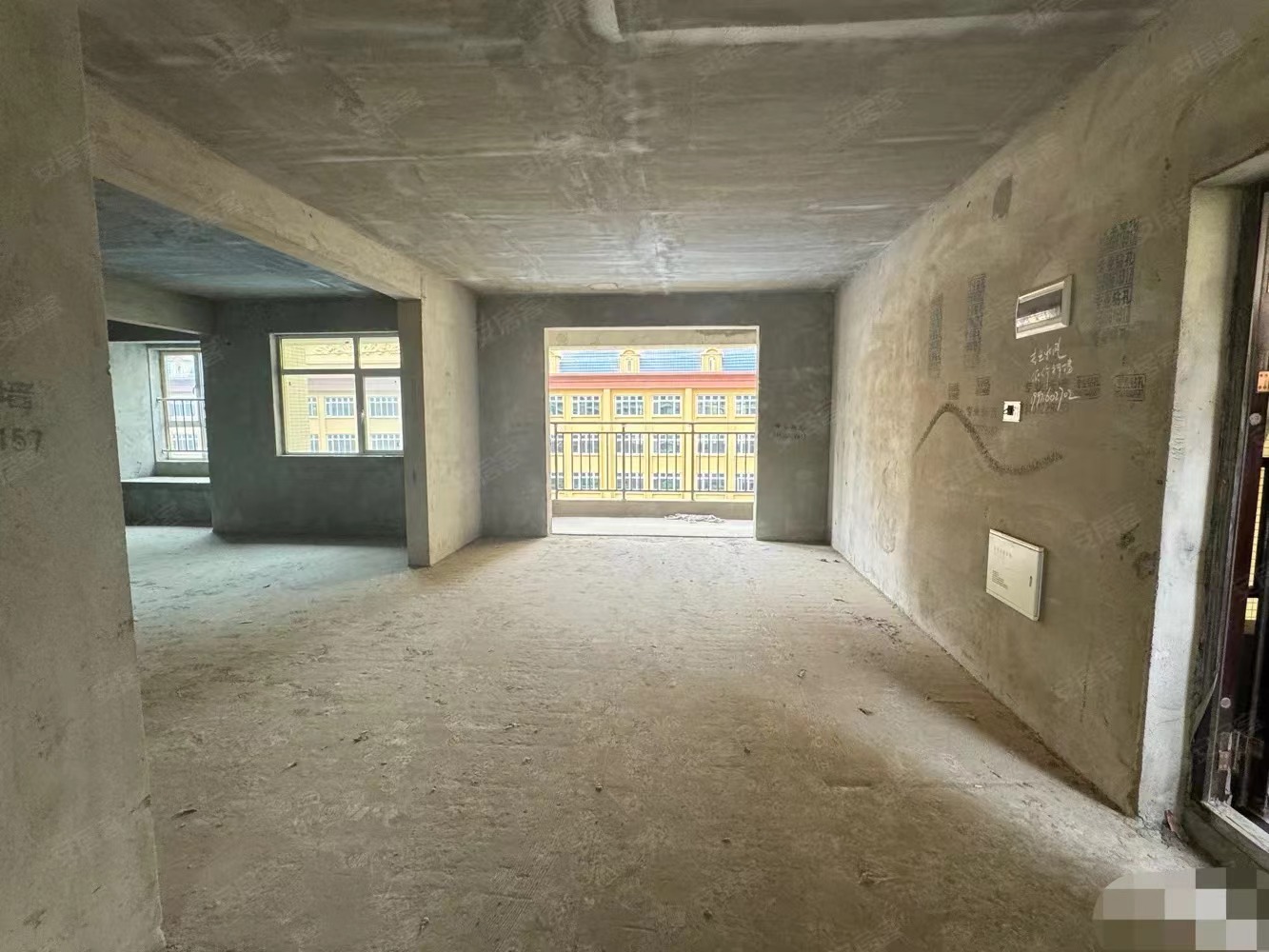 40，房东亏本出，领秀城， 人车分流 ，小高层， ​东边户 ， 三开间朝南 ，南北双阳台 ​