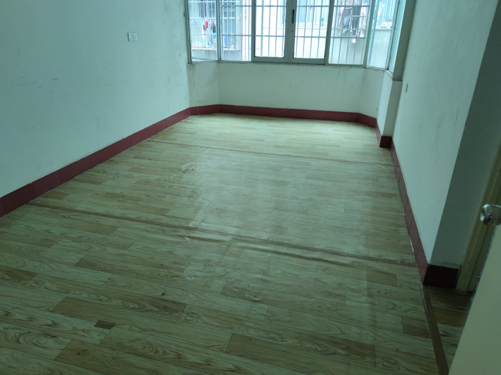 新客运站旁烟草路三层私房，证在手，满二