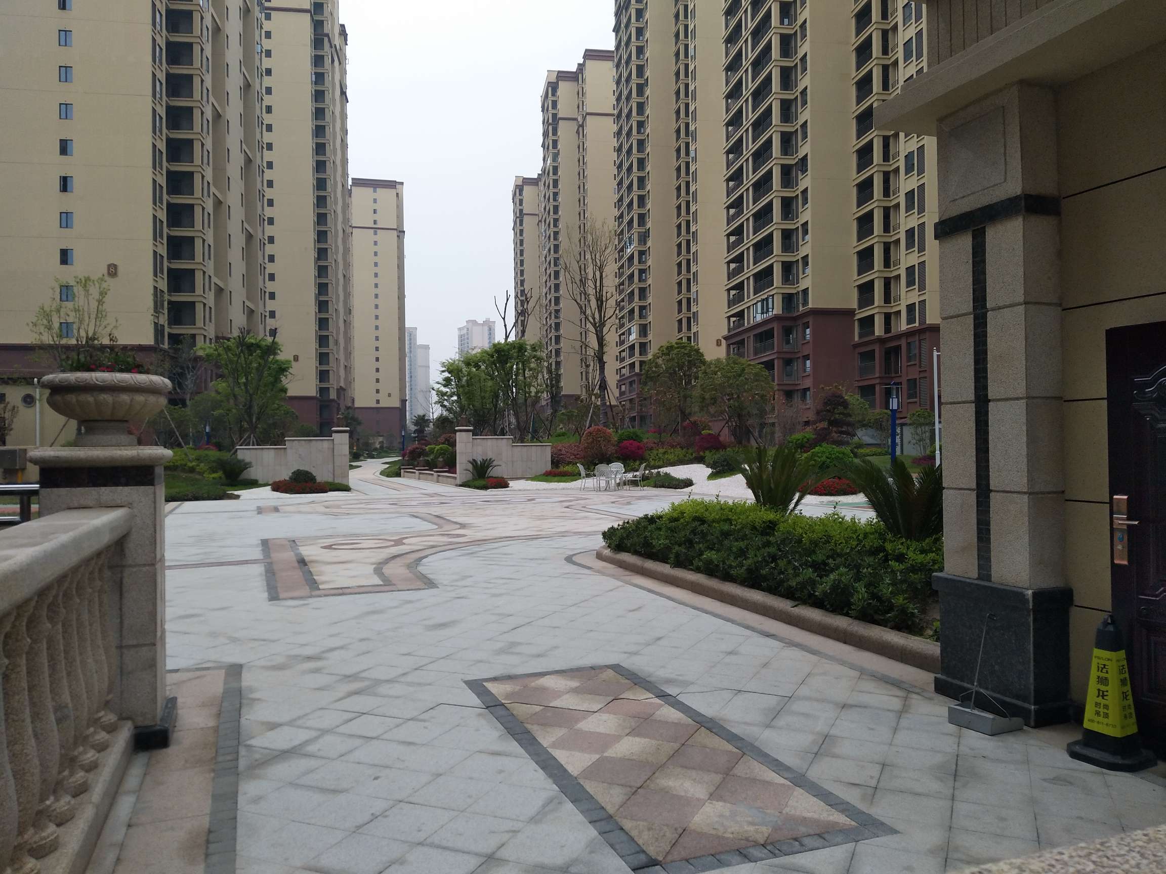 人车分流优质小区，南北通透，领秀城小高层边户！