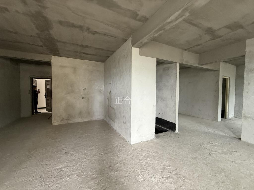 城南，新城名都，中间好楼层，3房2卫，证满2，单价5字头