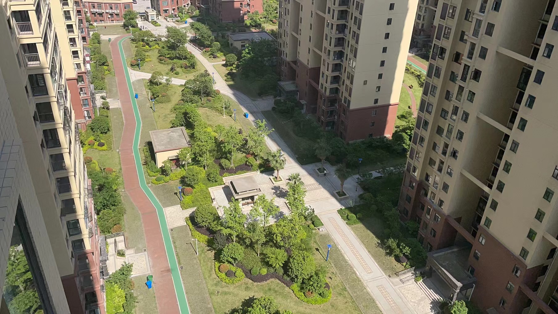 领秀城人车分流品质小区毛坯三房带车位满二中间楼层房东诚意出售