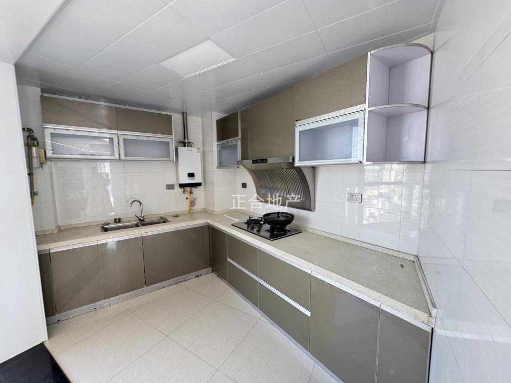 ？城南，小高层忆美国际公馆精装三房，单价4400南北通透证满二凤凰楼层