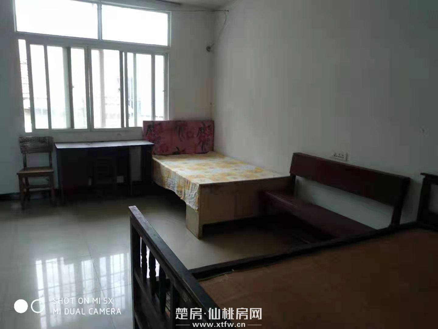 新小二校区对面单间出租