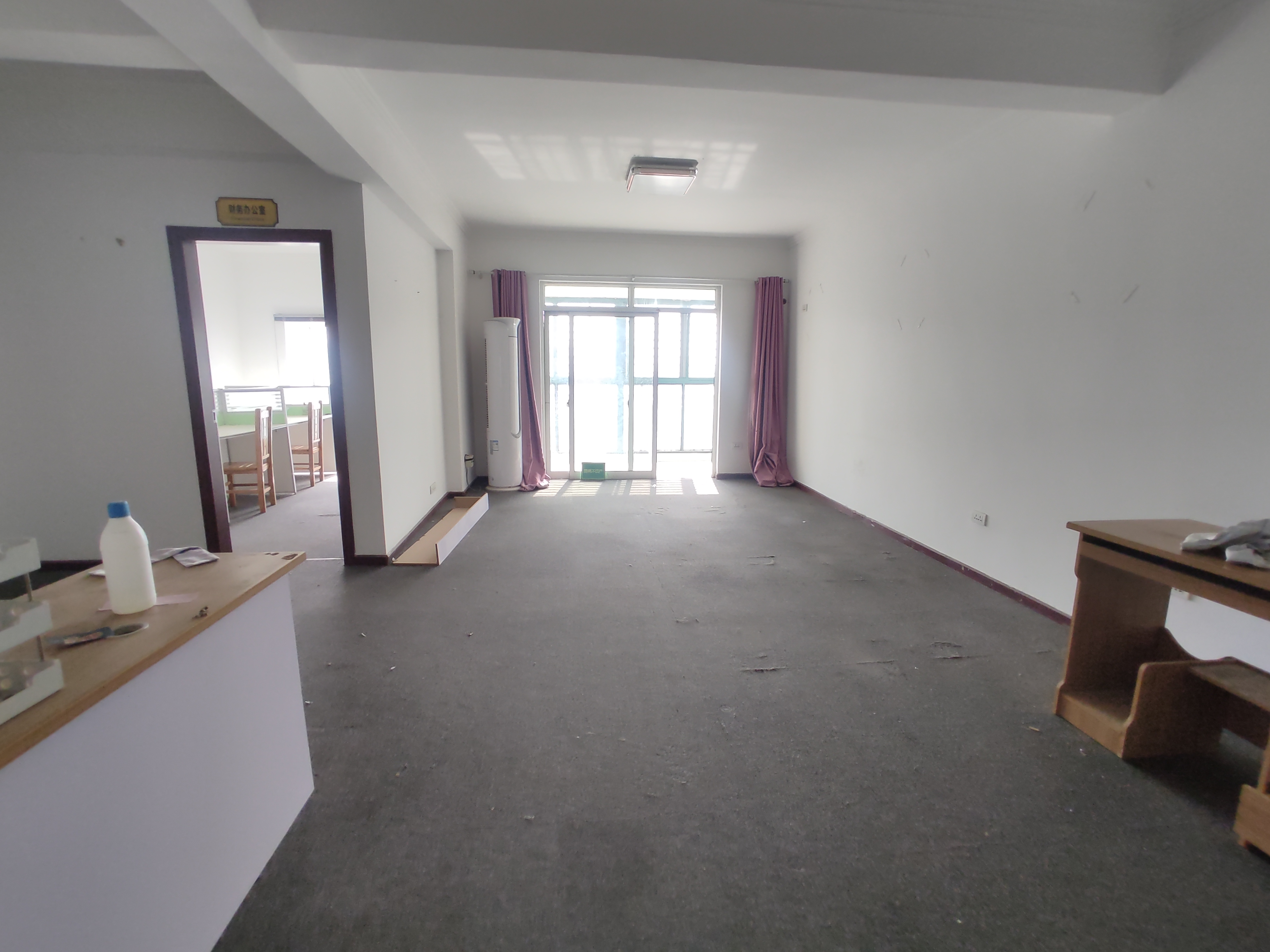 时代广场  普通装修  两房送入户花园  证件在手满二