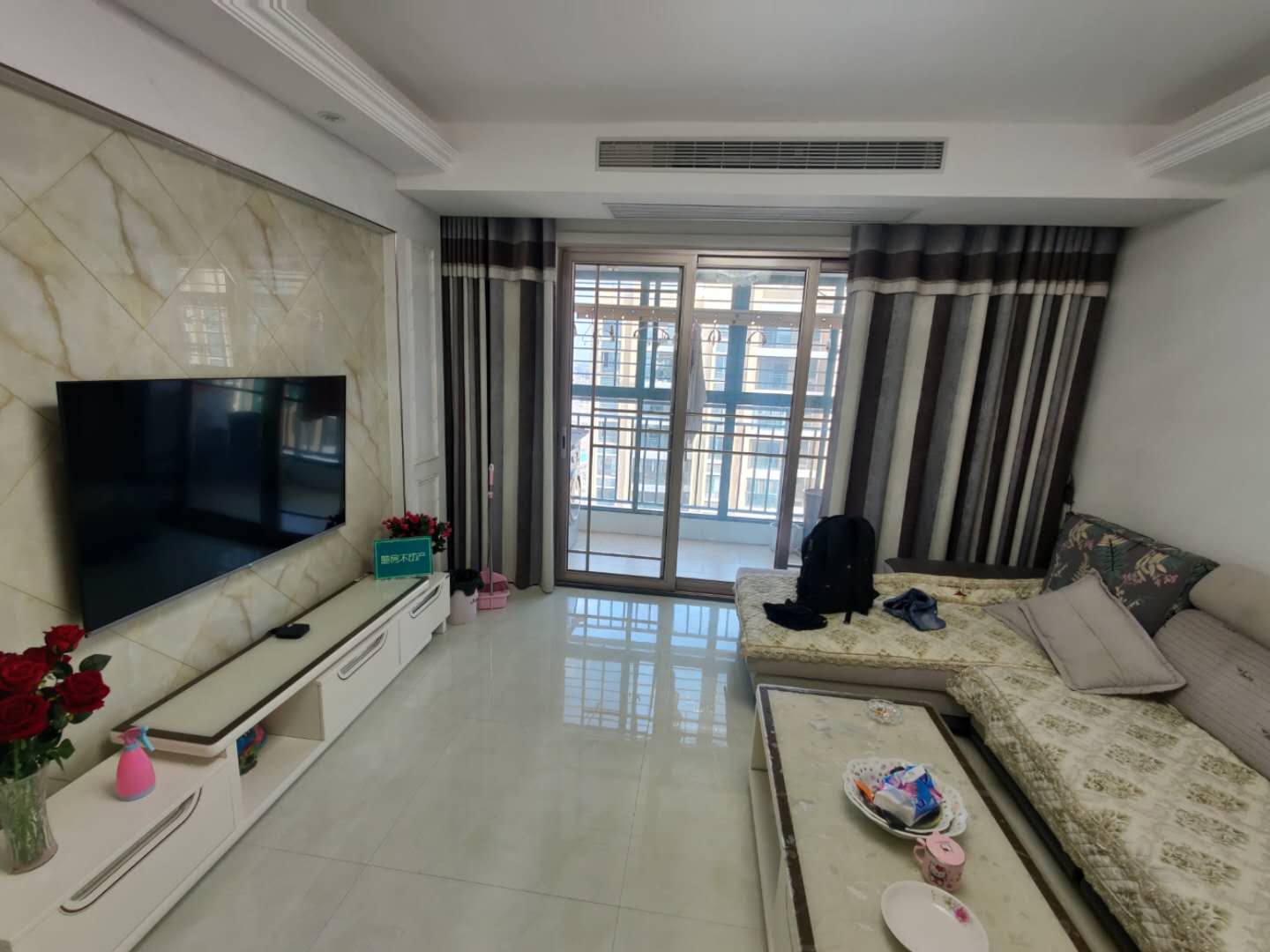 新街 精装三房 沔阳小学 新三中学区房 入住时间短  看房方便