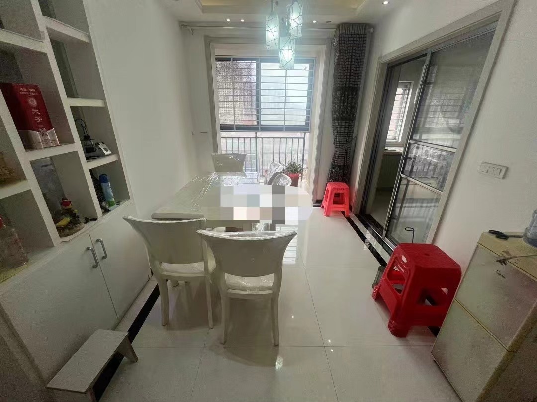 45，三天币卖房源！一中对面漫城林语，精装边户，单价5009一平，诚心出售