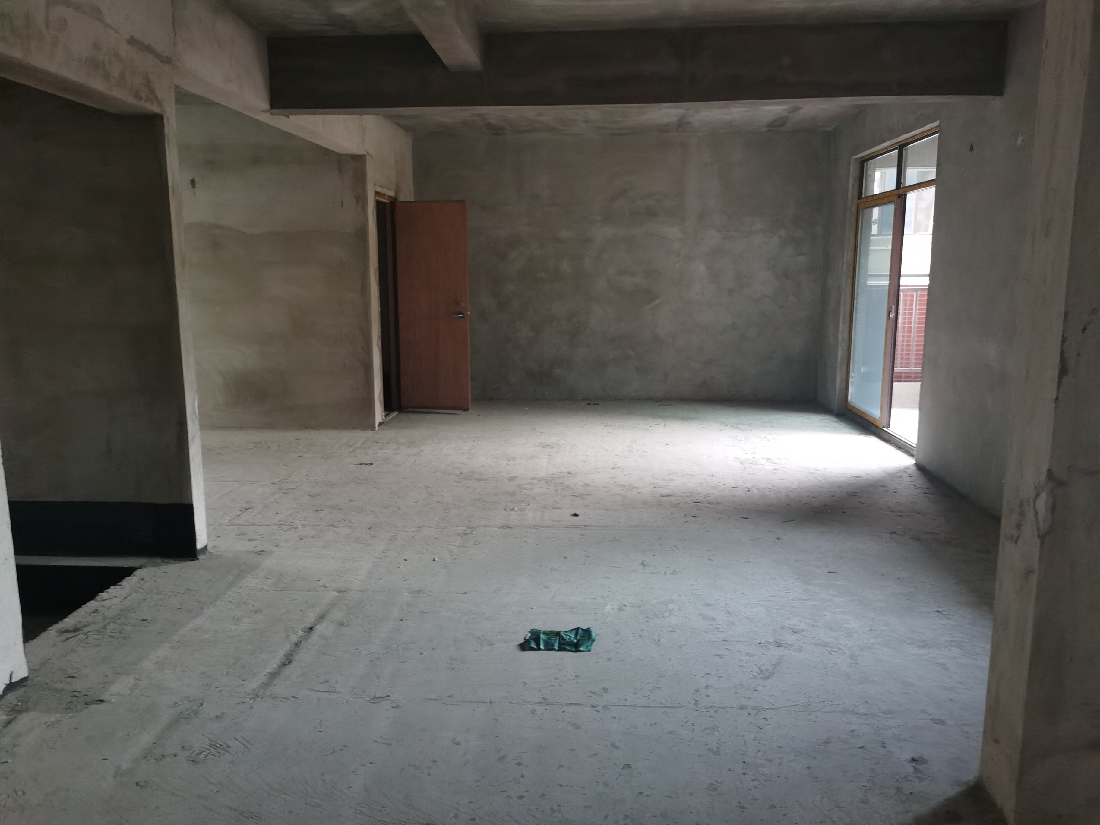 领秀城三房两卫人车分流宽楼间距，绿化率高，优美居住的小区！