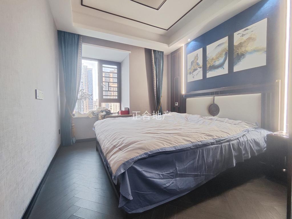 城南，森林国际，大平层，全屋豪装，装修都花了100万，电梯中层，诚心急售，送两个车位