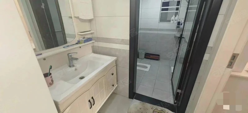 捡漏，满庭春，精装三房，成色新，代楼台，证满二，诚心出售