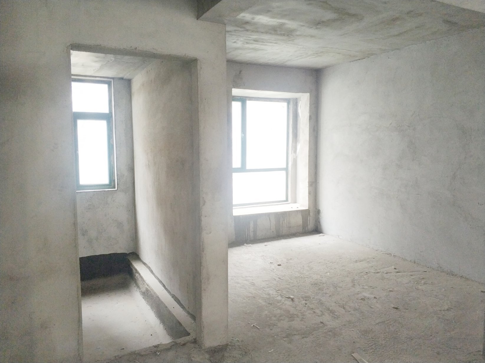 新城壹号大四房双阳台改造空间大浠缺户型证满二