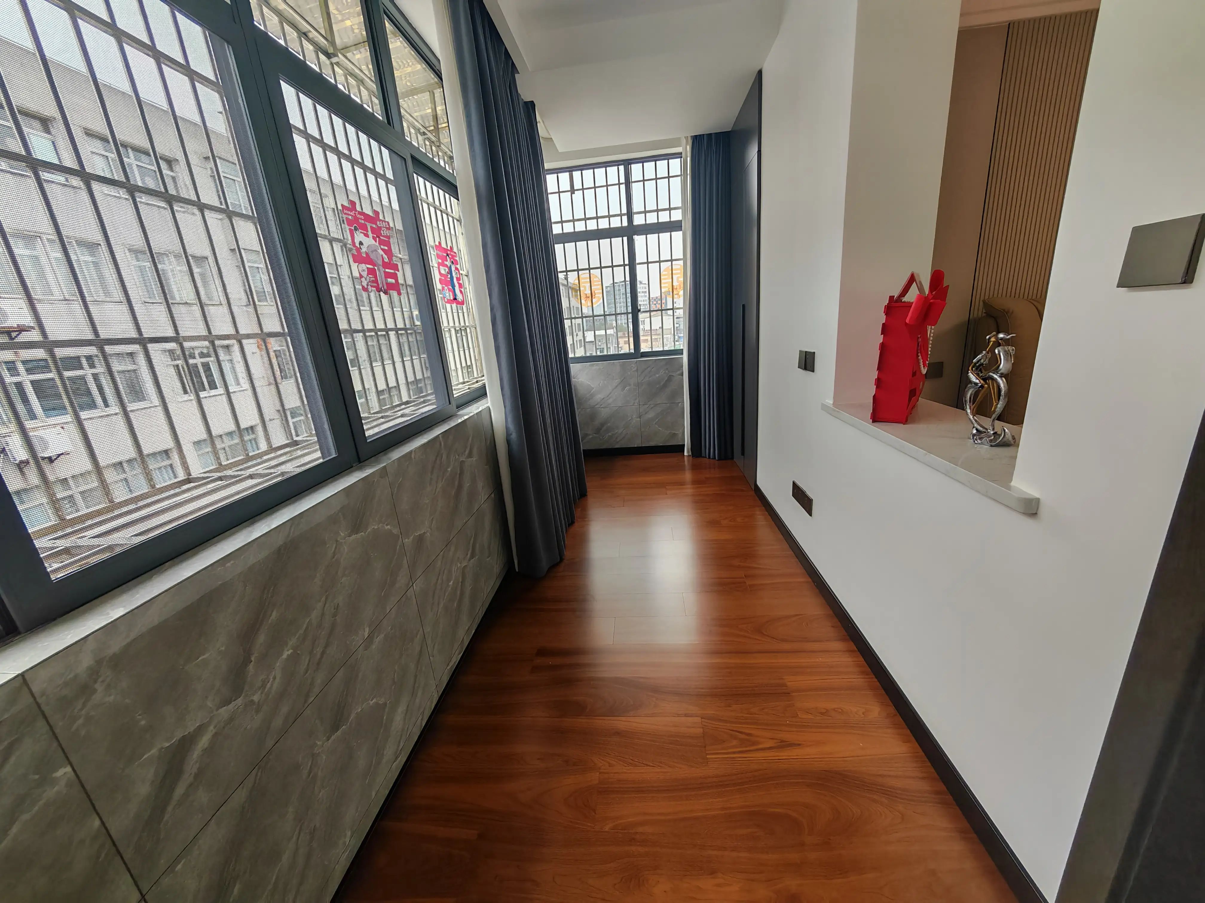 城南，北苑旁，电梯5楼，精装四房二卫，送大地下室，二个大露台