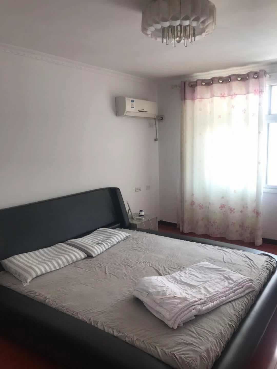 何李桥旁步梯好楼层楼证满两年南北通透大阳台装修新看房方便