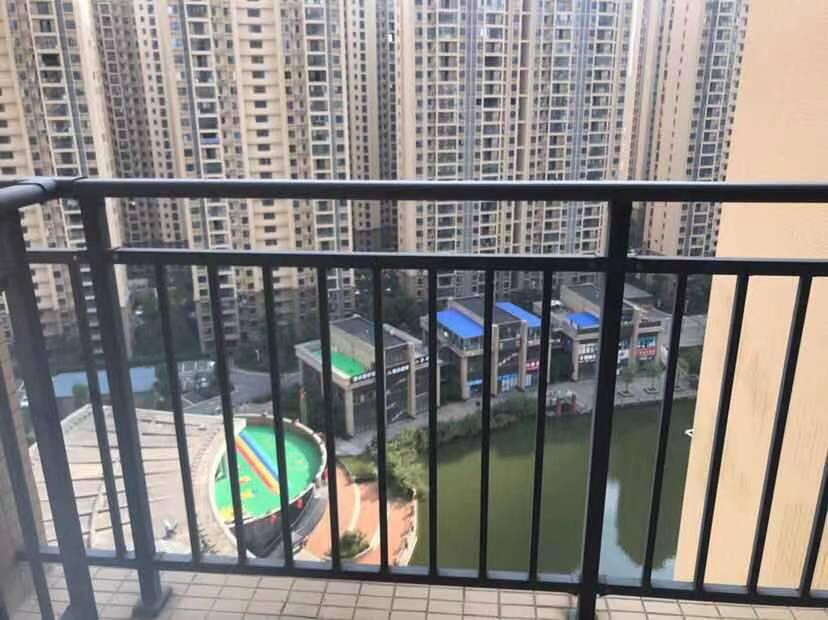 森林国际翡冷翠，新二中旁，环境好户型方正，楼层好