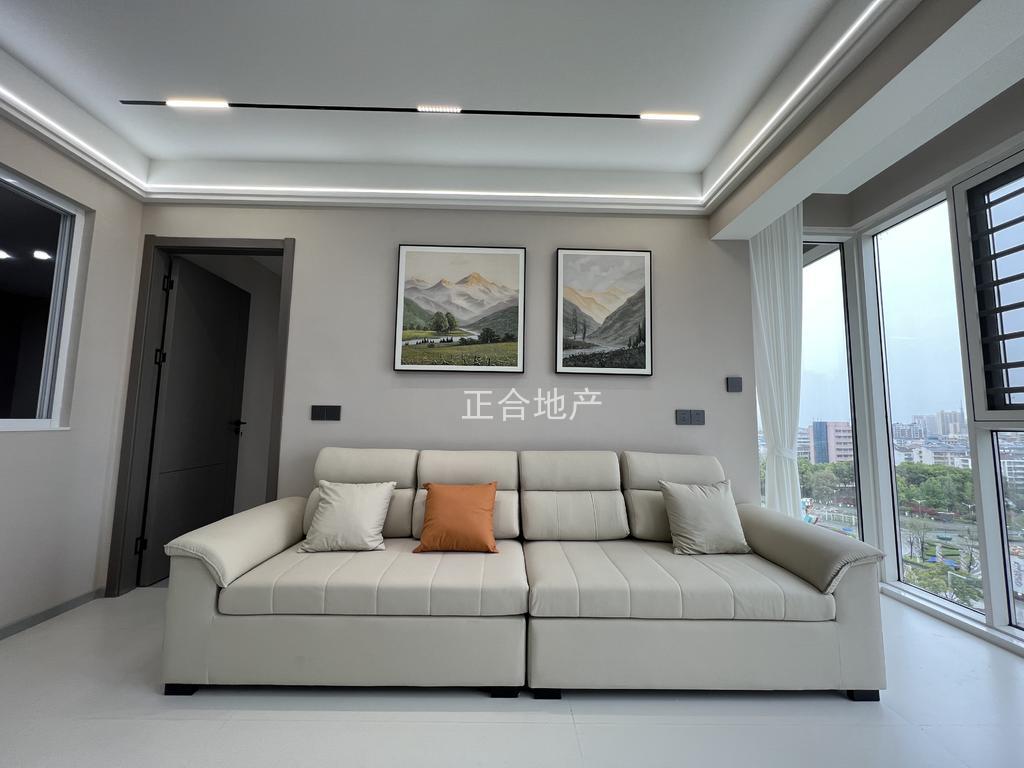 降价了，武商附近，电梯好楼层12楼，精装3房2厅，全新装修，诚心出售，满五