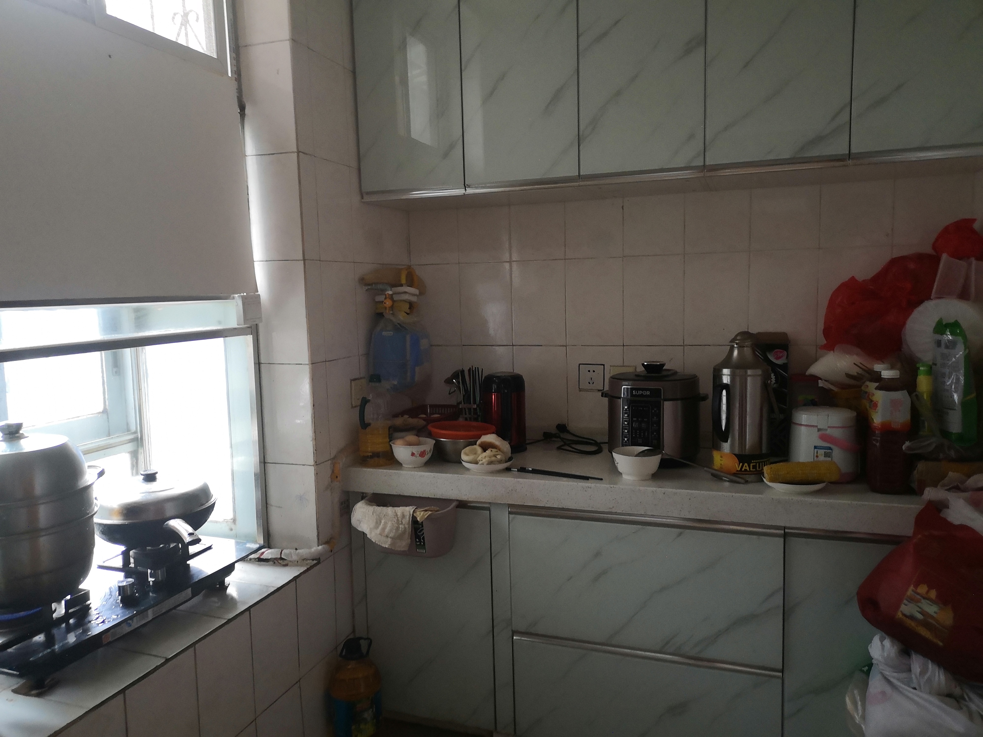 环球后面老人民医院宿舍带装修三室两厅一卫实得面积大