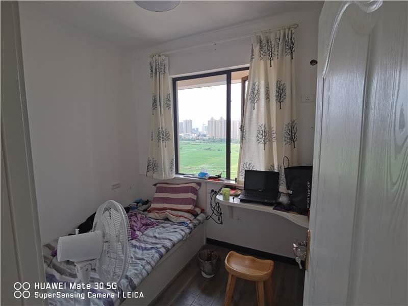 城南荣怀  服务温馨精装两房拎包入住！