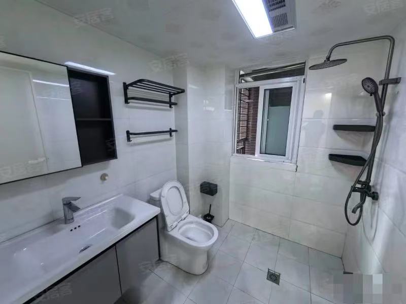 427，捡漏，和合国际，精装三房，老证，诚心出售