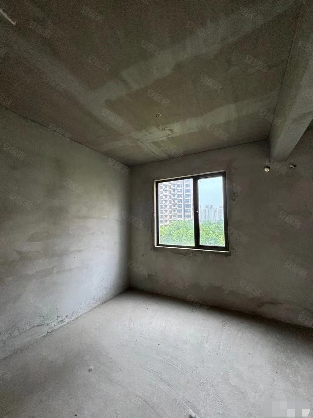 57，房东急售，荣怀稀缺边户，小三房三面采光户型，证满二年