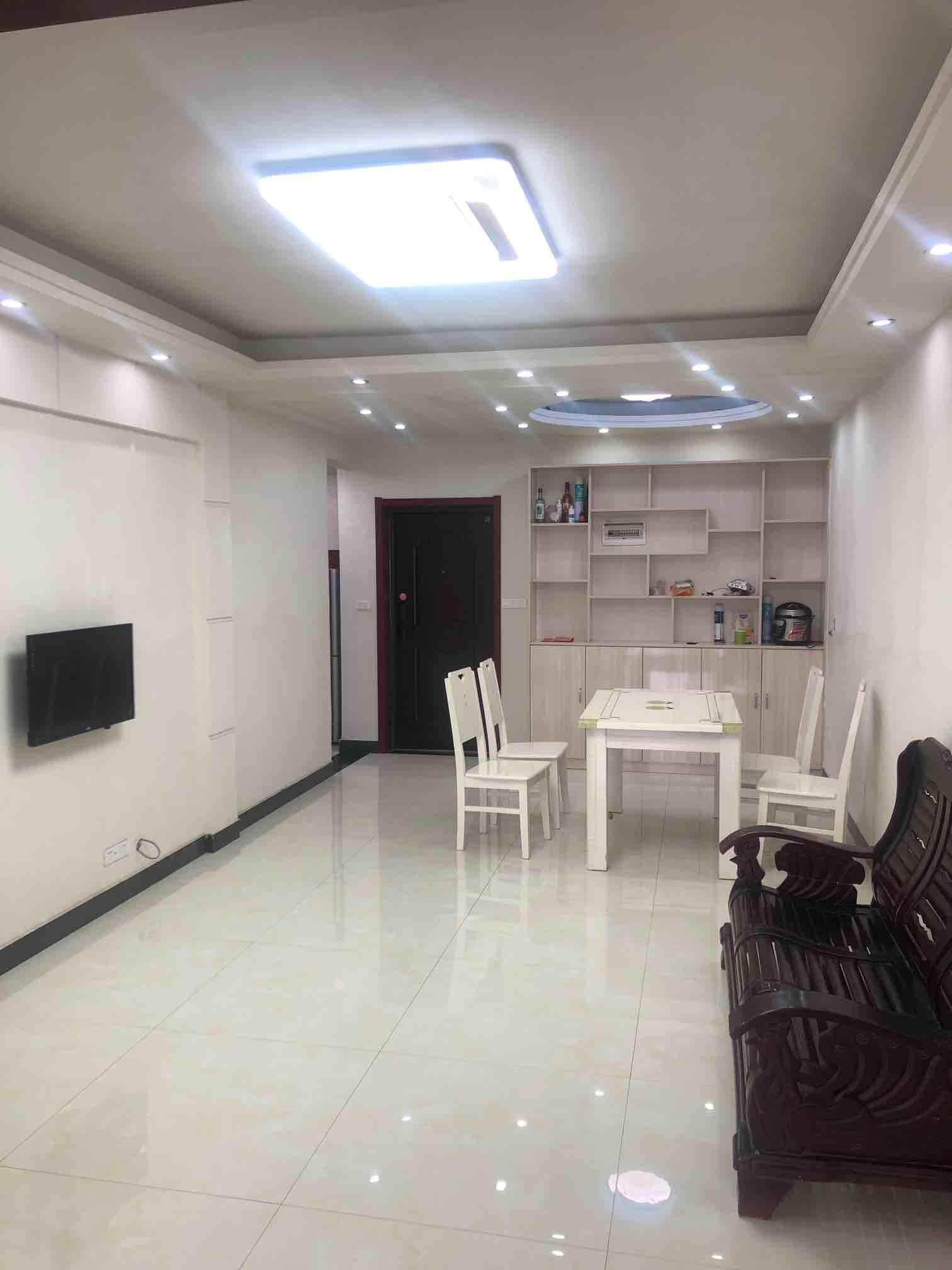 仙桃一中对面，翰林公馆，三房，拎包入住