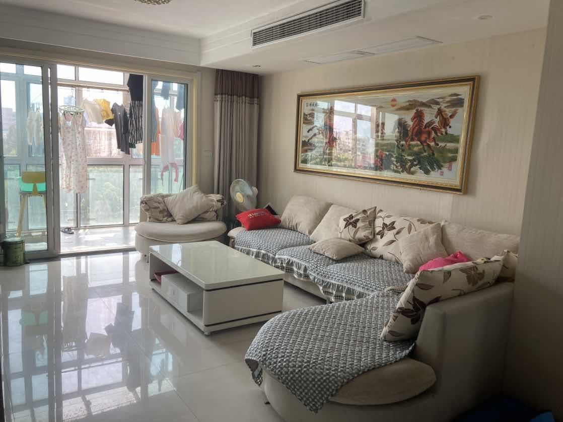  装修电梯房99万145平采光好周边商圈成熟龙华山 就在附近