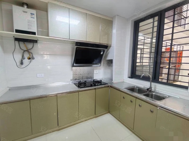 捡漏，上林仙苑，精装三房，小高层，单价3400，江滩公园旁，亏本出售