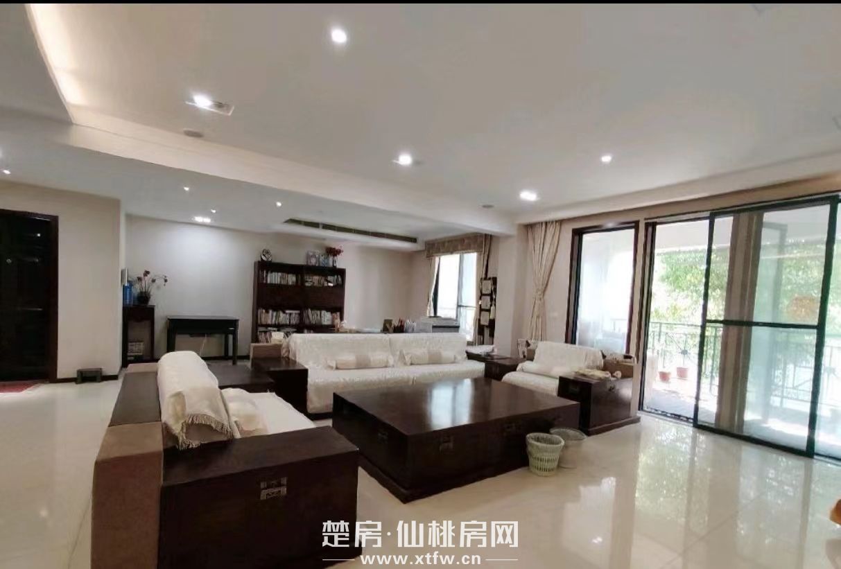 房东自卖德政金园194平4室2厅3卫步梯三楼（无地下室）