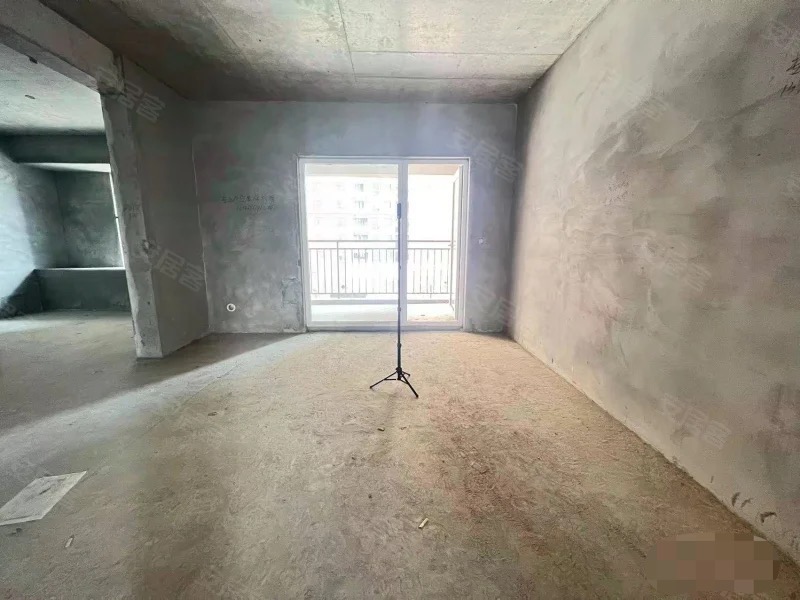 捡漏，满庭春，东边户，毛坯三房，南北通透，双阳台，采光好