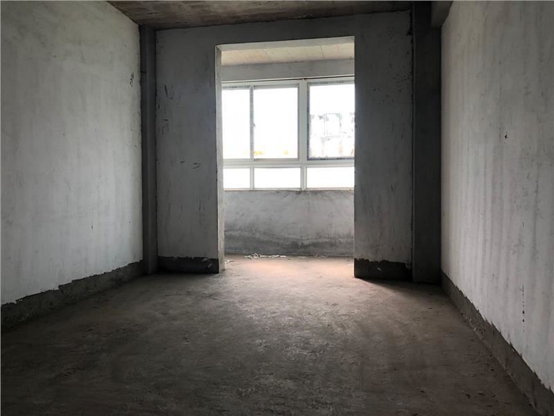 沔阳天泽园对面，步梯好楼层，采光好， 付几万即可不动产证在手