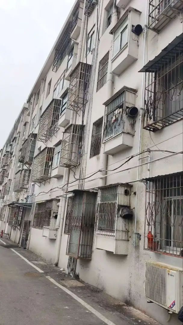 捡漏，老城区，肉联宿舍，130平，30w，装修成色新