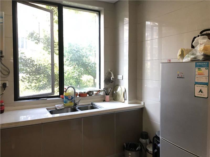 急售绿地华庭绿化覆盖大 的生活品质室内装修好证满两年过户费低