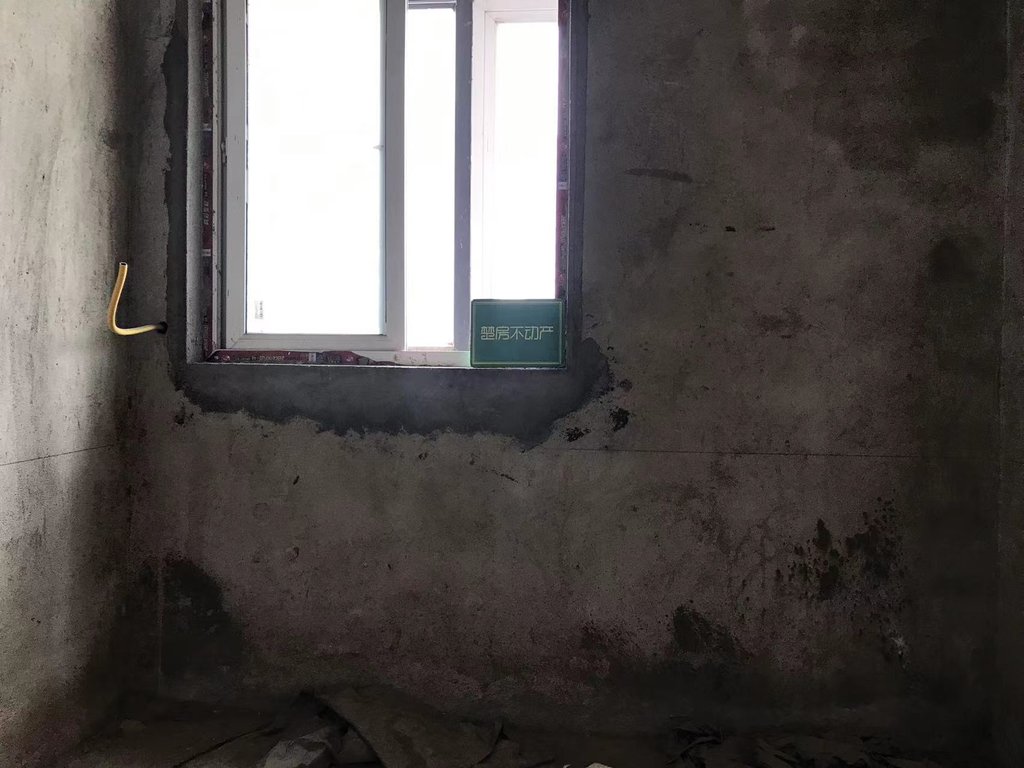 世纪雅园毛坯复式户型方正带一个车位房东诚意出售