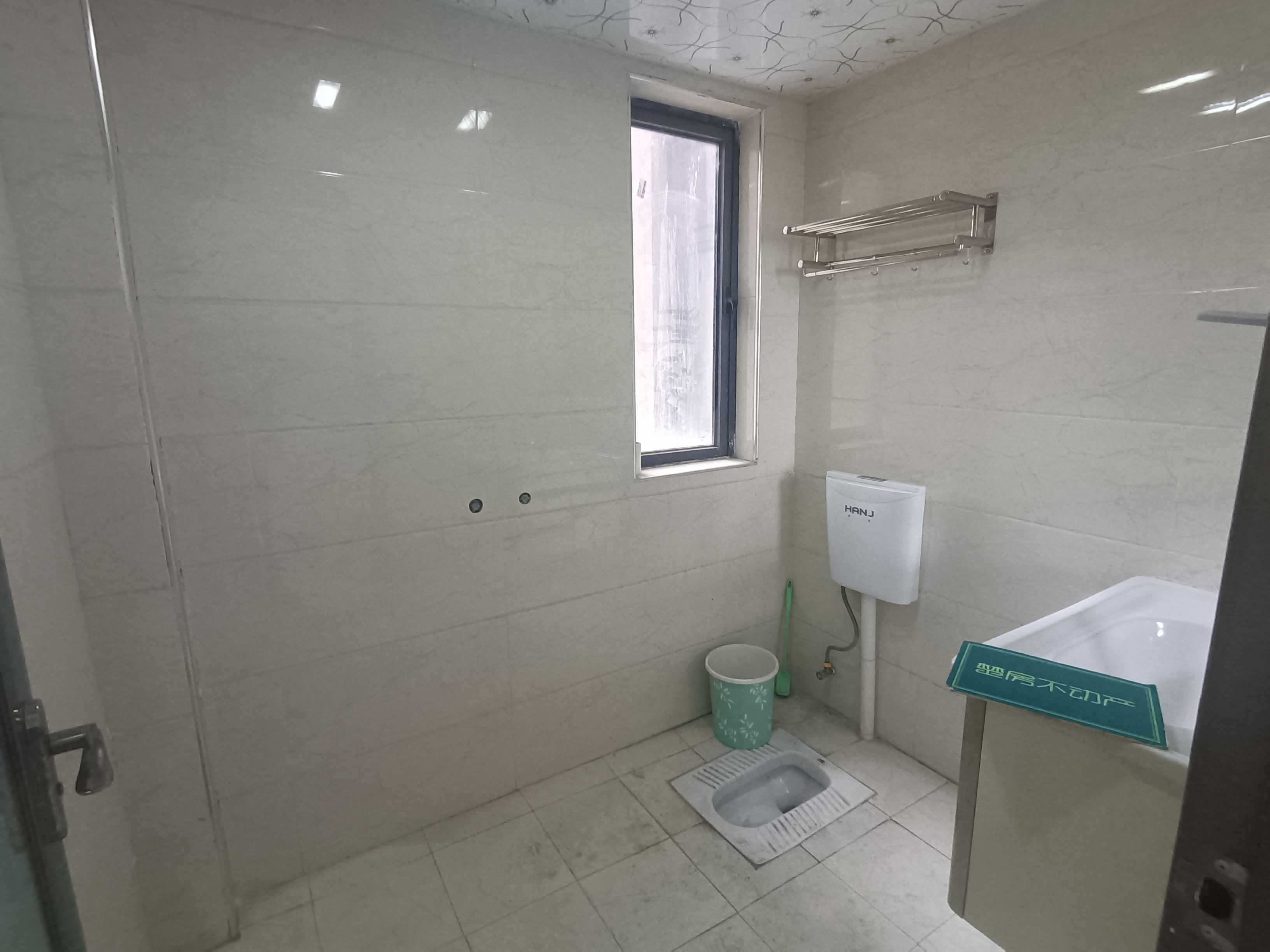 御台公馆精装婚房基本上没住过老证过户费低房东诚意出售