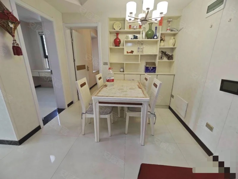 236，降价了，业主急售，一中附近，和合国际4期，精装3房，南北通透，楼层好，证件满两年，