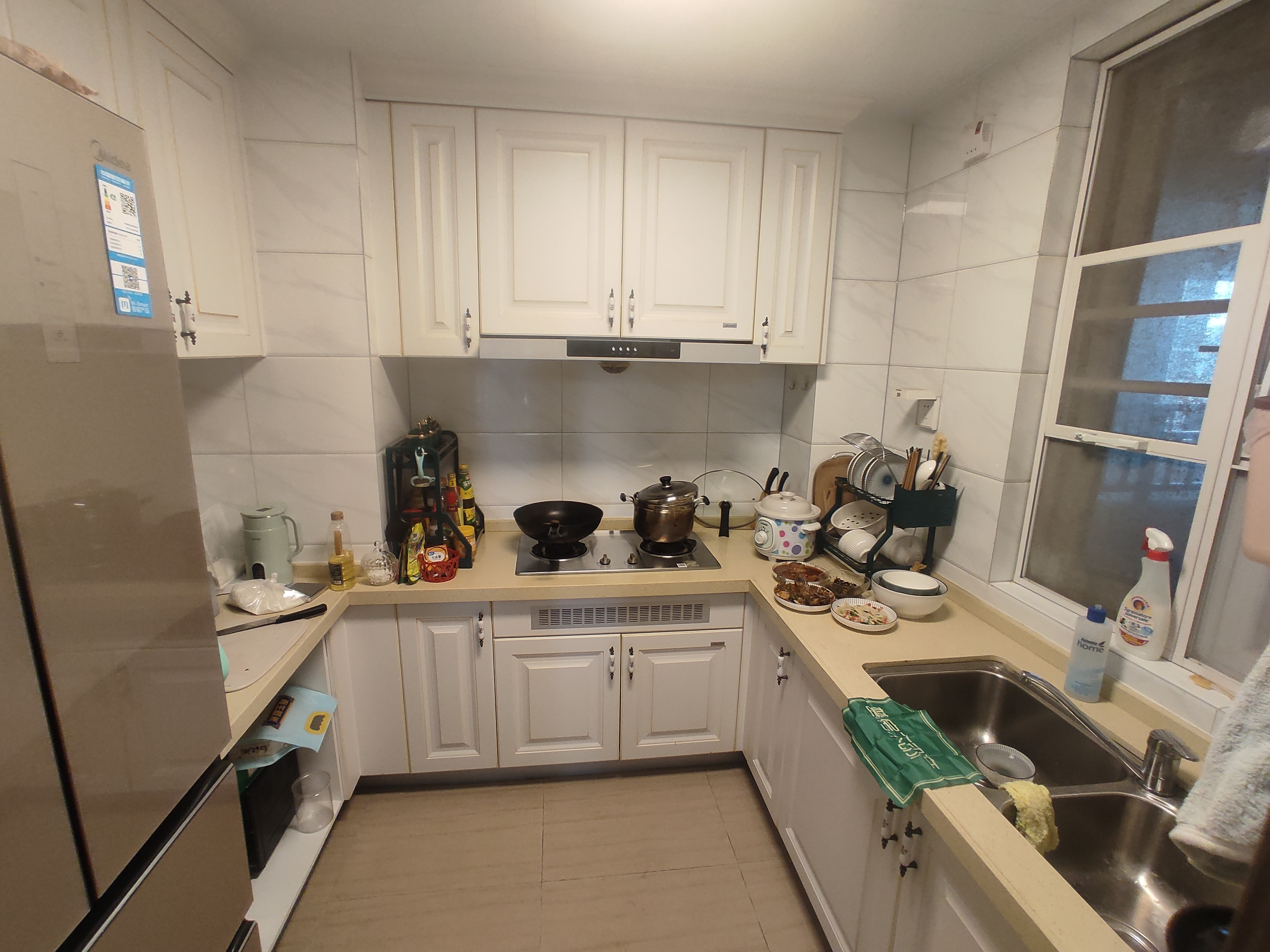 碧桂园精装三房两卫小区环境好自带游泳池业主诚意出售