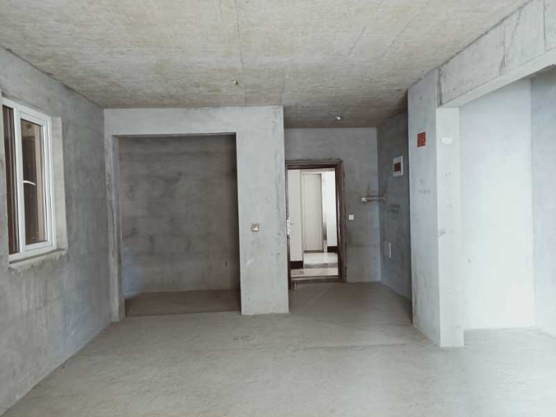 满庭春小三房现房毛坯中层全天采光单价5500左右可按揭