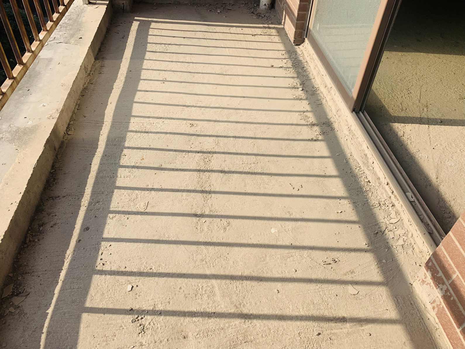 汉江大桥旁，御江华府，一梯两户洋房，电梯好楼层。