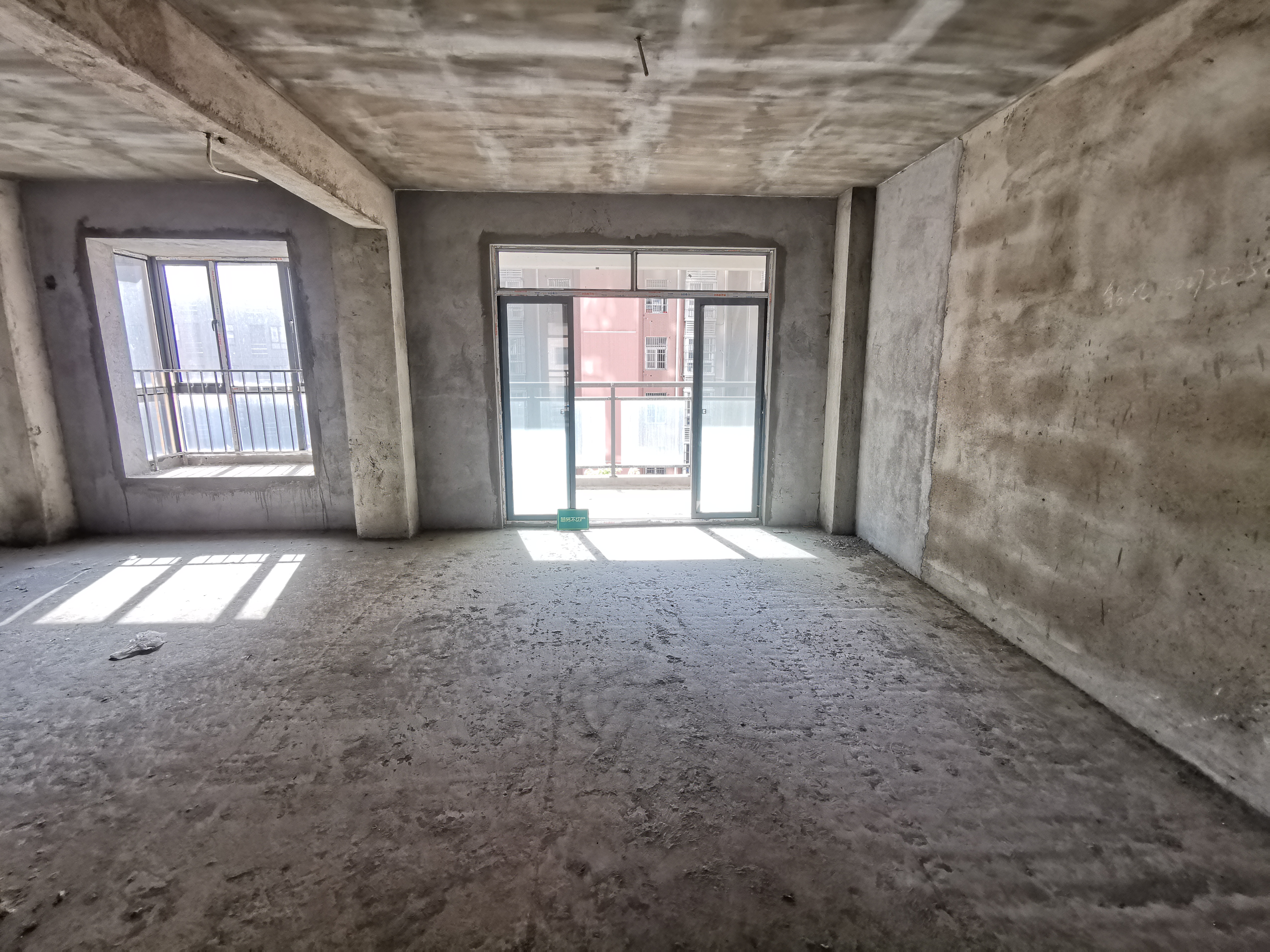 城南中芯紫金城大三房双阳台证满二楼层采光超好学笑都很近诚心出售看房方便