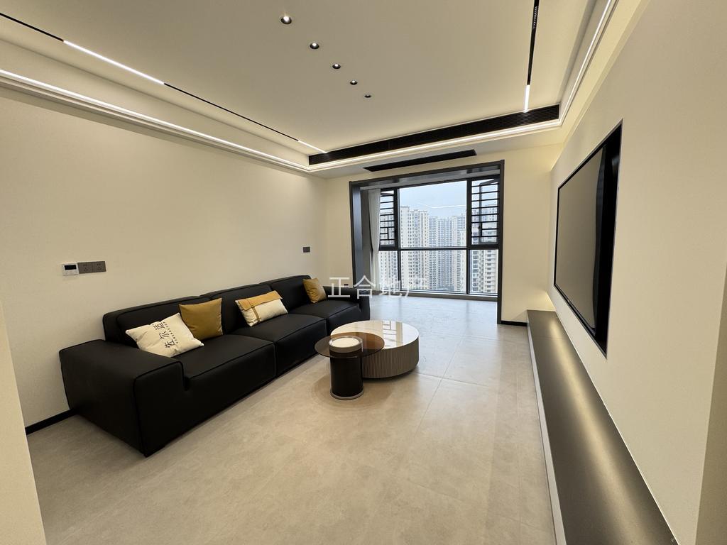 降价了，业主诚心出售 ，城南，森林国际湖景房，电梯好楼层， 精装三房 ，证满二，新二中二小，