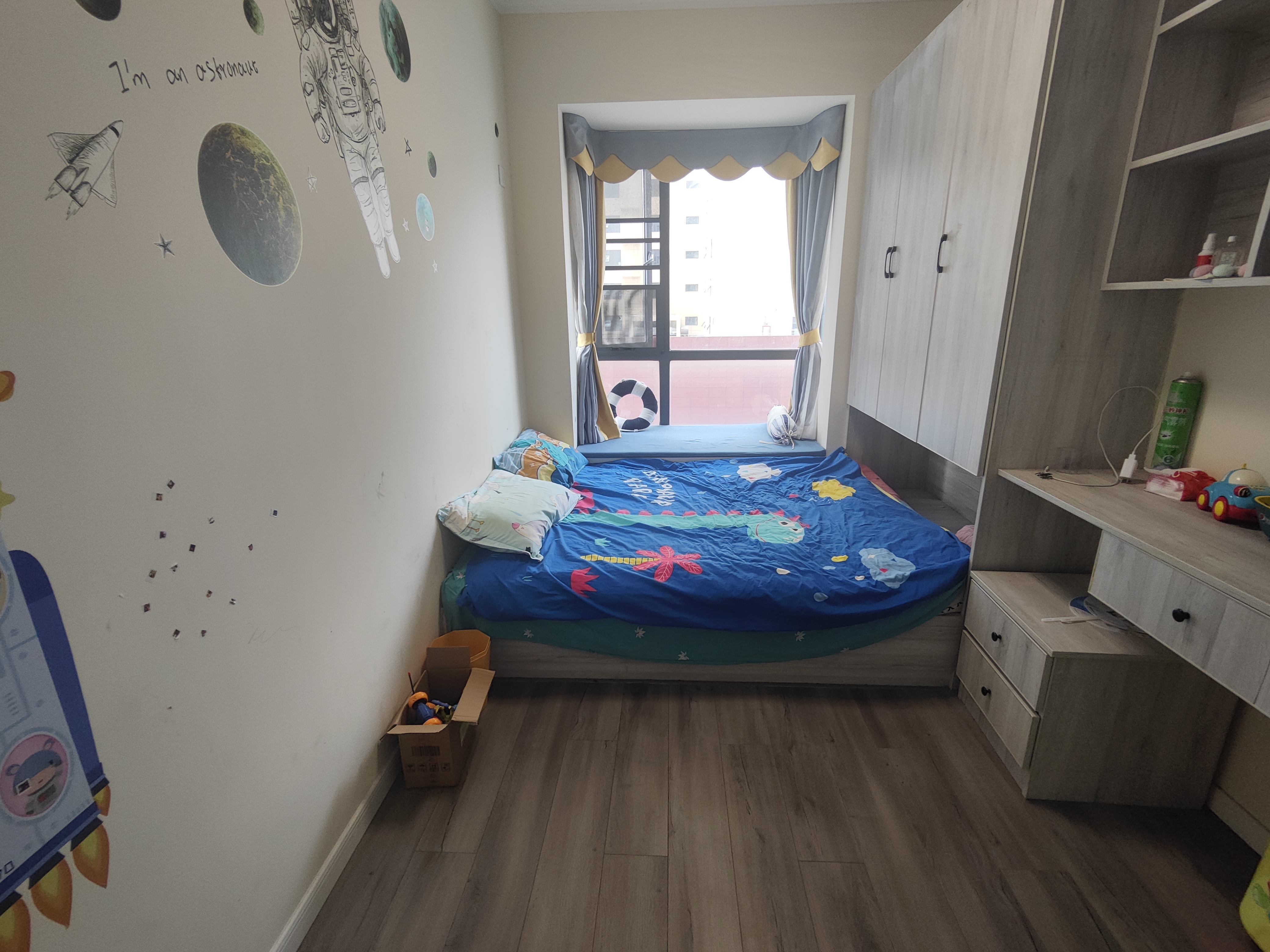 元泰未来城.精装四房.楼下就是學笑.出行方便.看房方便