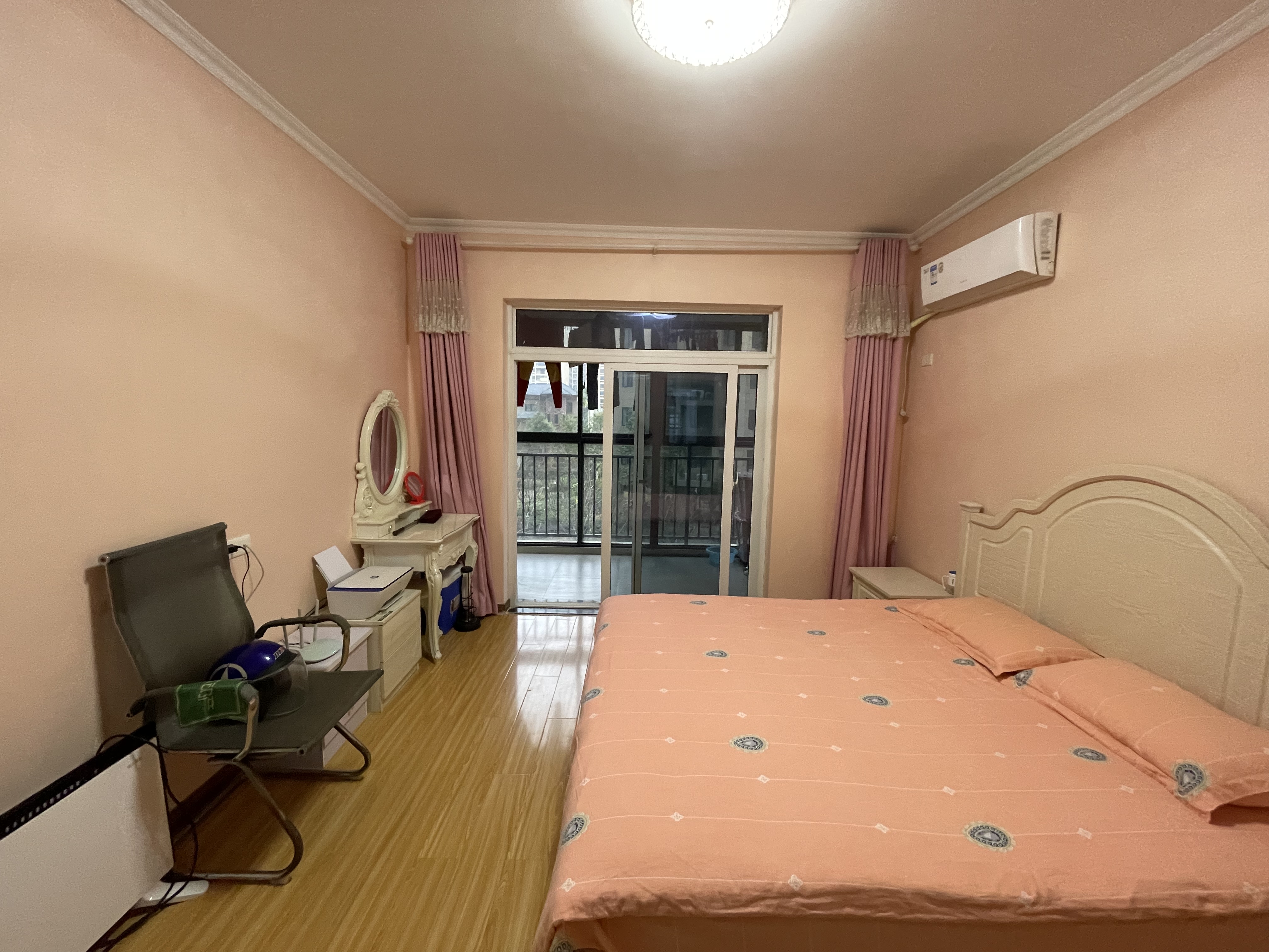 森林国际.精装三房.双卫生间.拎包入住.看房方便.小区环境好