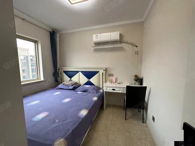 急售，元泰未来城B区，精装三房，​全屋地暖，单价6千多，下楼就是三中